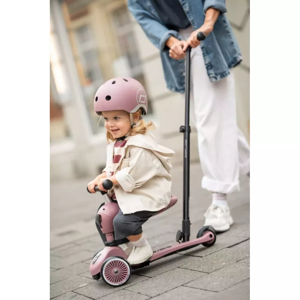Monopattino Highwaykick 1 Push and Go Scoot and Ride Wildberry con bambina