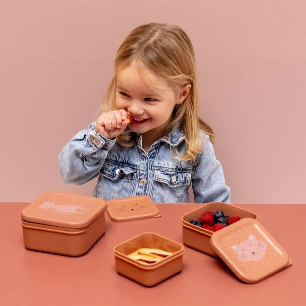 Bambina mangia dal Set 3 Porta Merenda Trixie Mrs. Cat