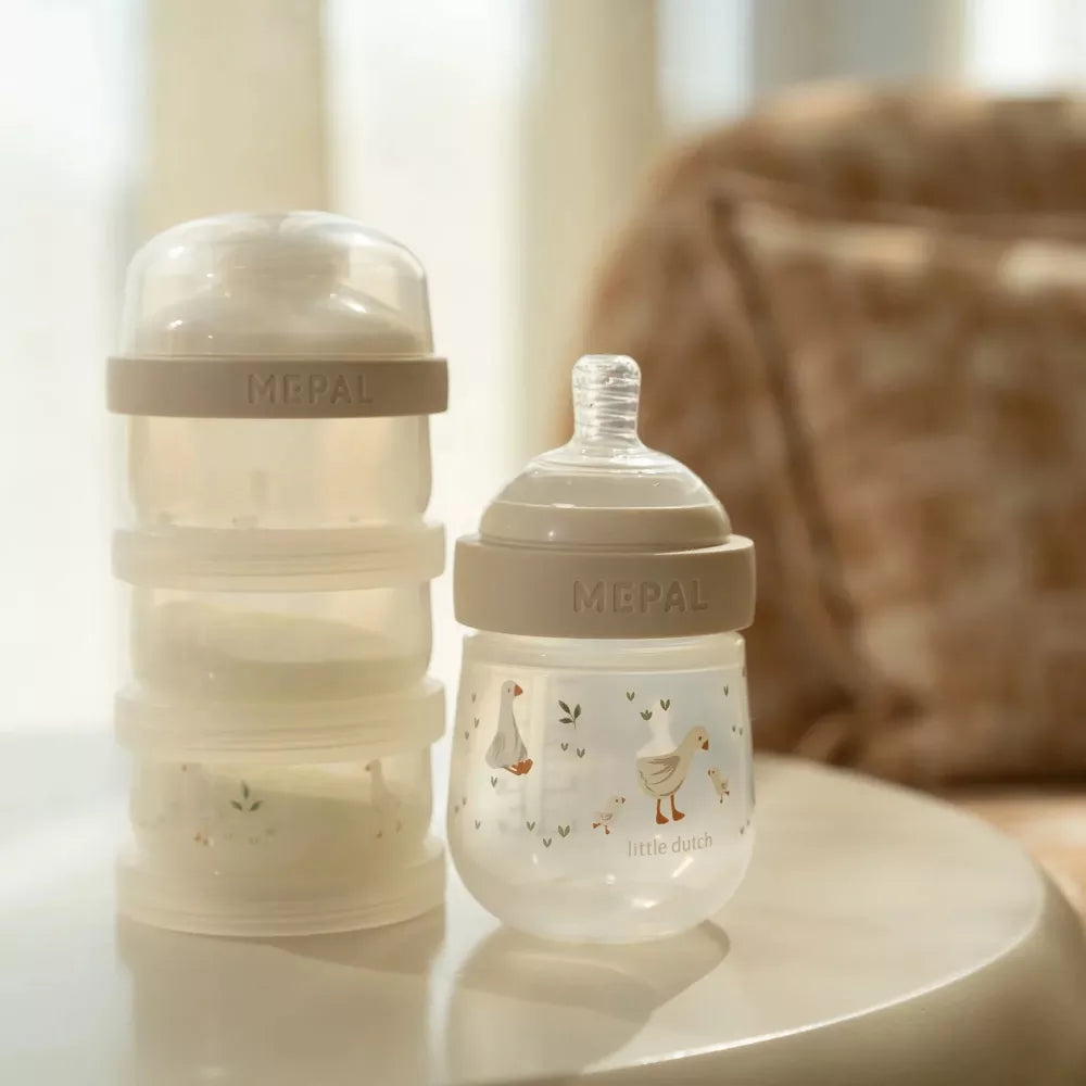 Esempio Biberon Little Dutch 165 ml con porta latte in polvere