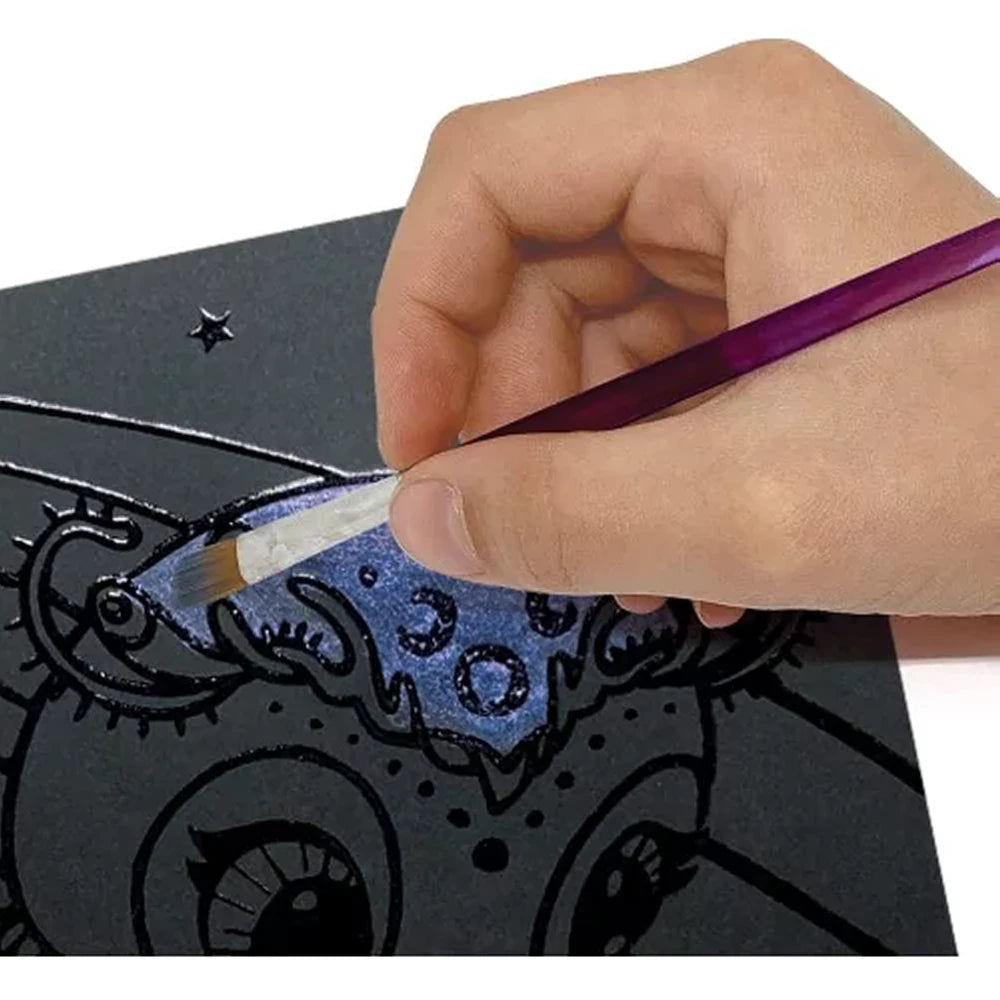 Esempio di pittura con il pennello del Set Artistico Pitch Black Nebulous Stars