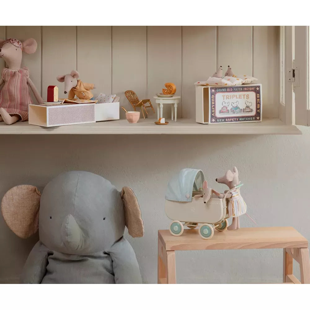 Esempio con la Carrozzina Celeste Maileg