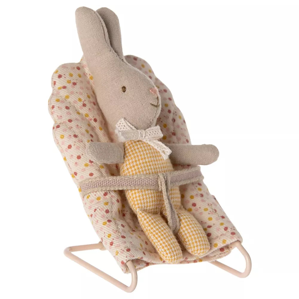 Coniglietto My Giallo Maileg sulla culletta