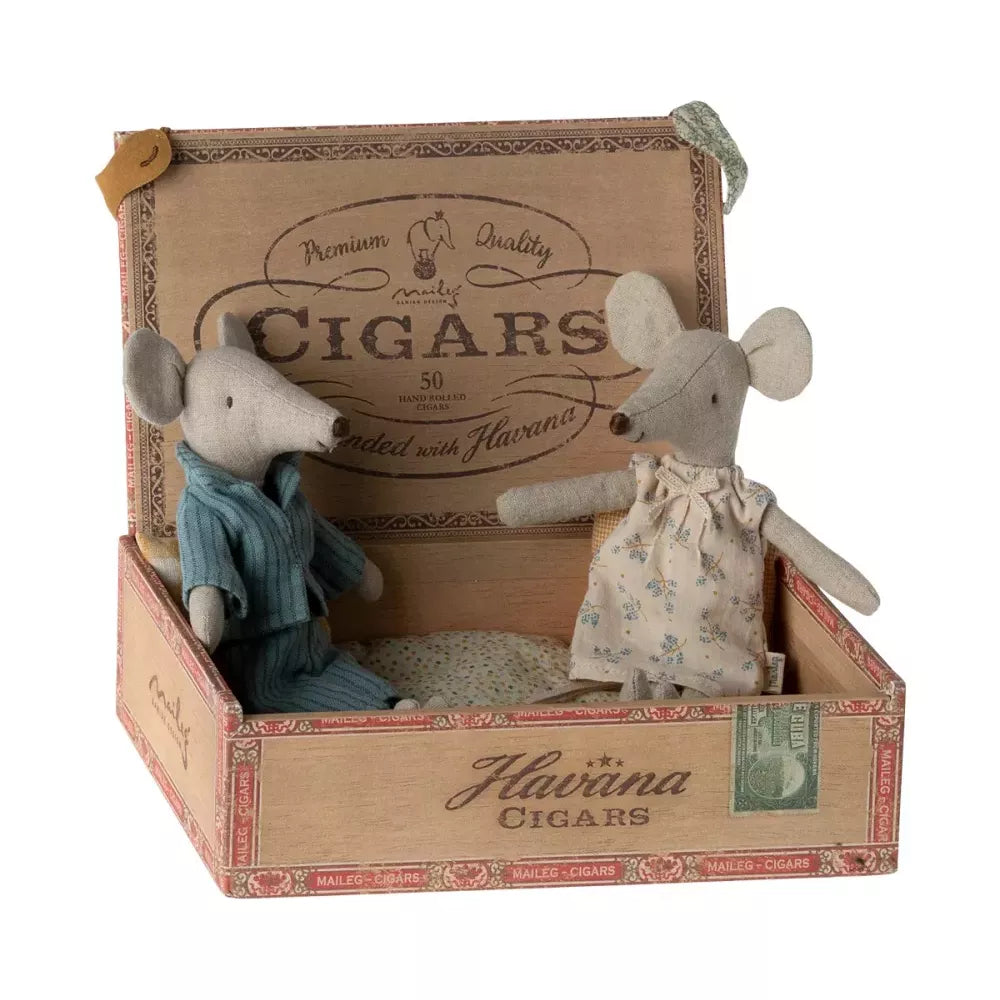 Mamma e Papà in Scatola di Sigari Maileg