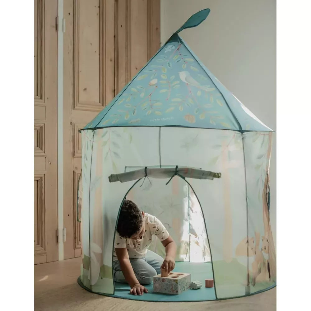 Bambino che gioca nella Tenda Little Dutch Forest Friends