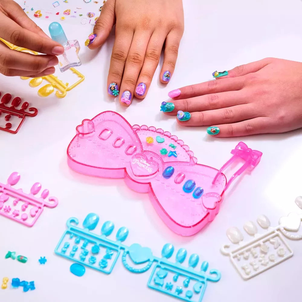 Nail Studio Principesse Disney Aquabeads esempio di gioco