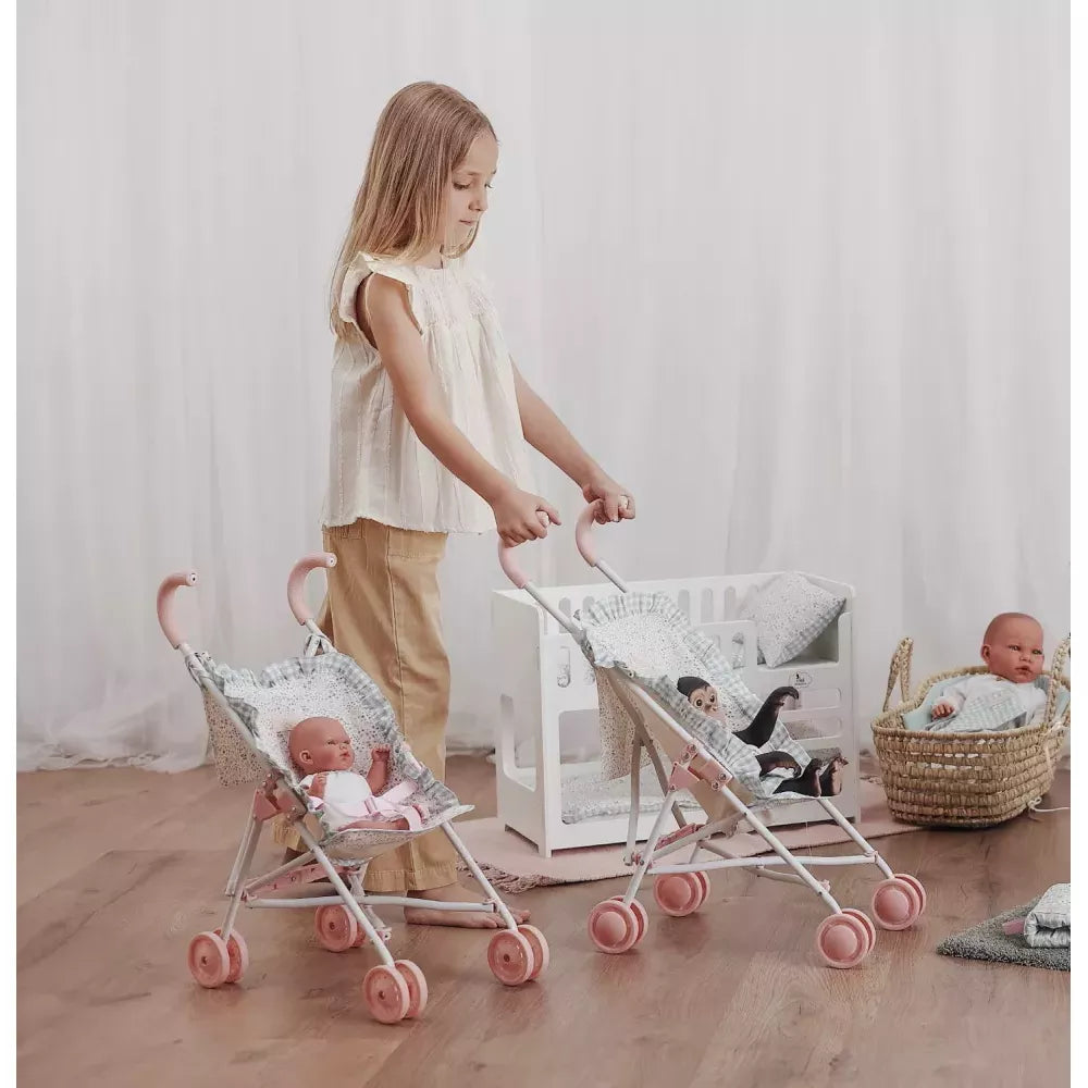 Bambina gioca con il Passeggino a Ombrello Cloe Asi