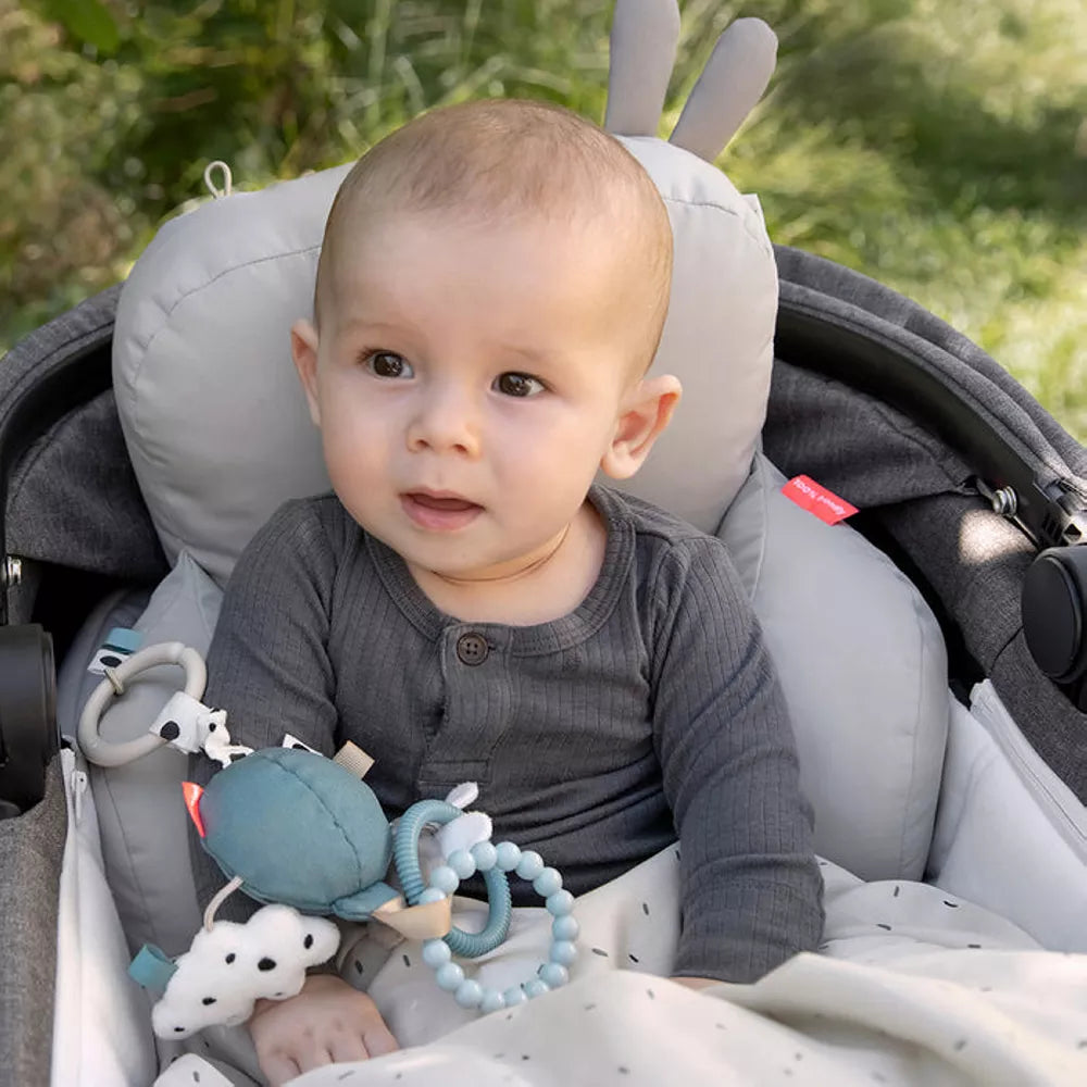 Specchio da Appendere Done by Deer Blu appeso a passeggino