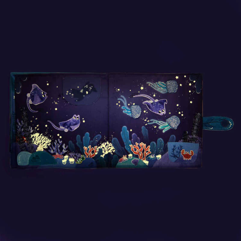 Esempio pagine fosforescenti del Grande Libro Attività in Stoffa Moulin Roty Les Aventures de Paulie