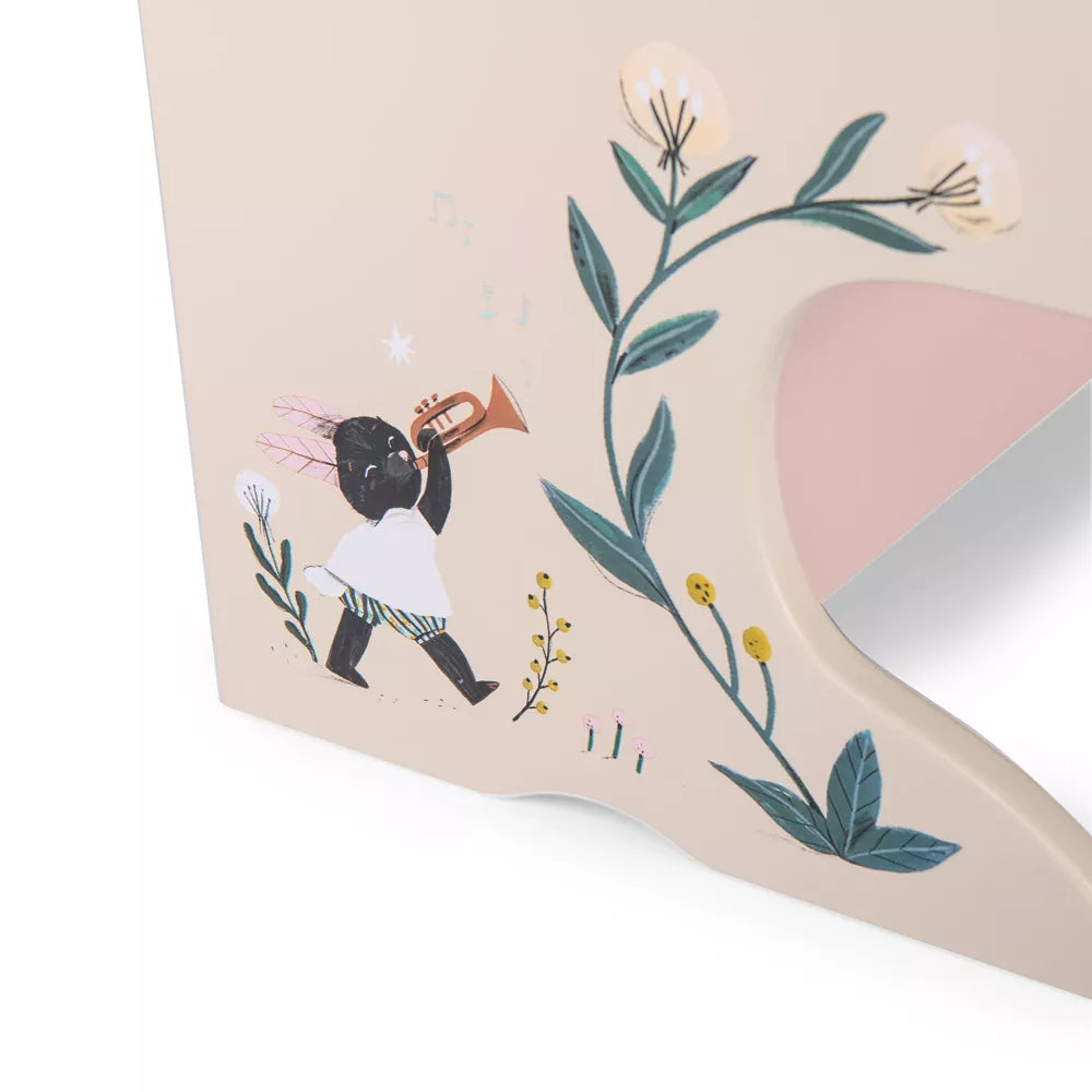 Dettaglio illustrazione laterale del Pianoforte Moulin Roty Apres la Pluie