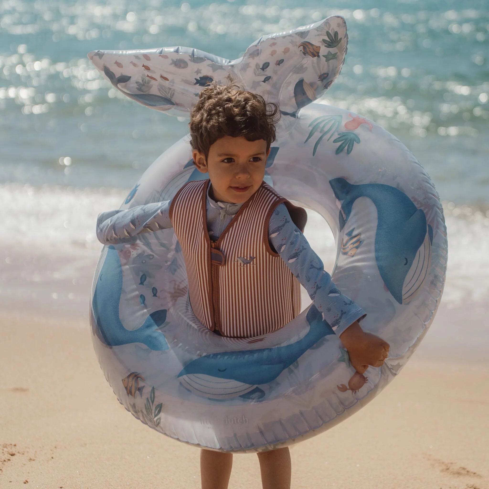 Bambino che indossa la Ciambella Gonfiabile con Coda Little Dutch Ocean World
