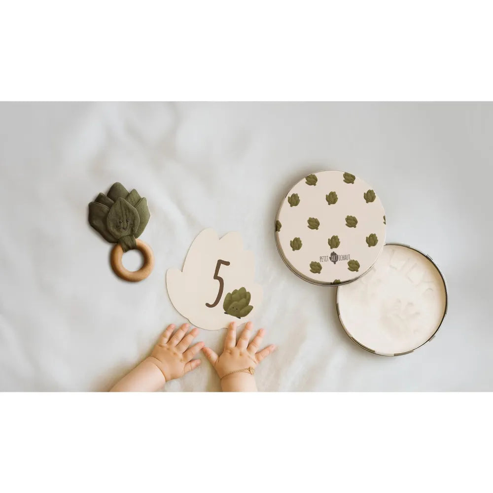 Cofanetto Nascita con Sonaglio Petit Artichaut contenuto