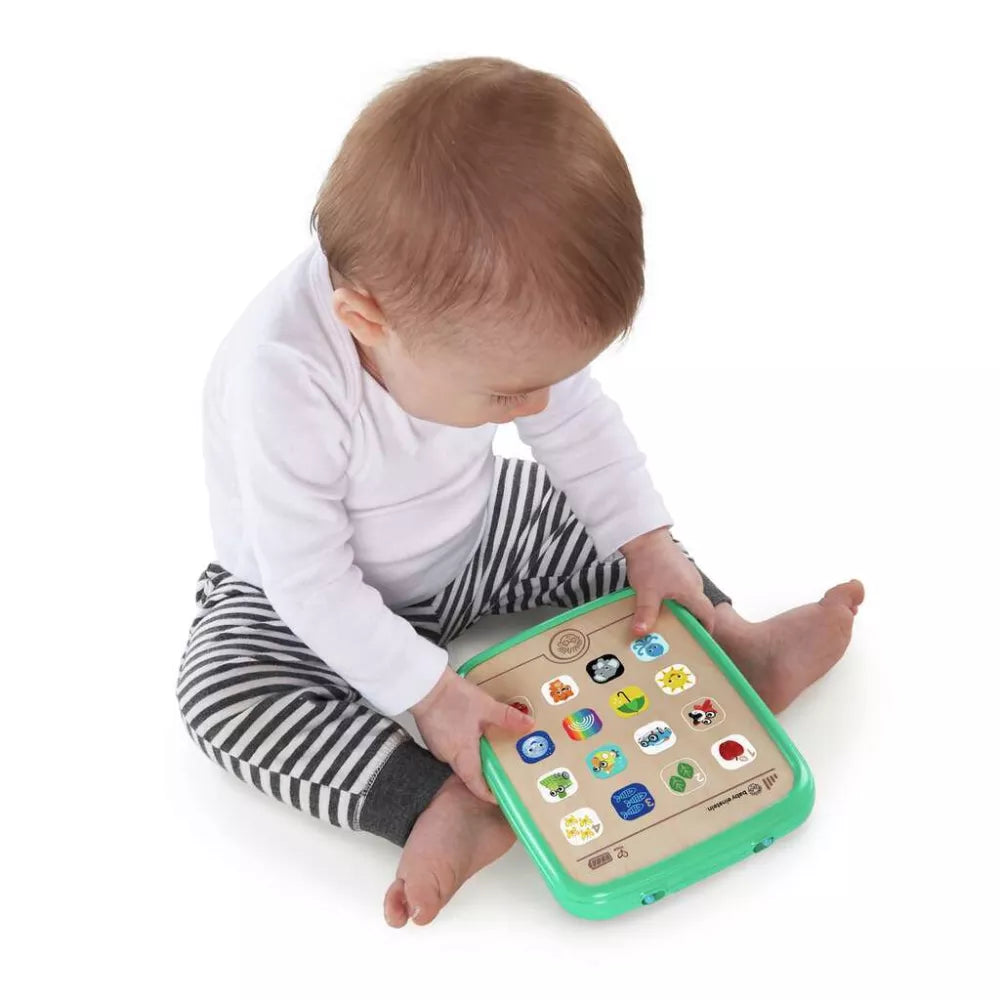 Bambino che usa il Tablet dal Tocco Magico Hape