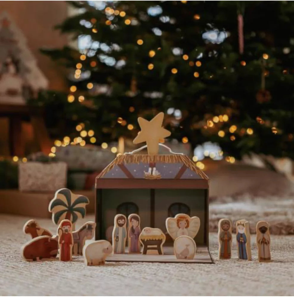 Valigetta Gioco Natività Little Dutch esposta in casa sotto l'albero di Natale