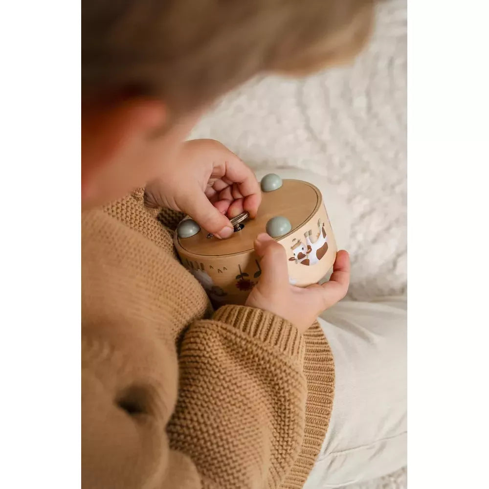 Carillon in Legno Little Dutch Little Farm bambino che lo aziona