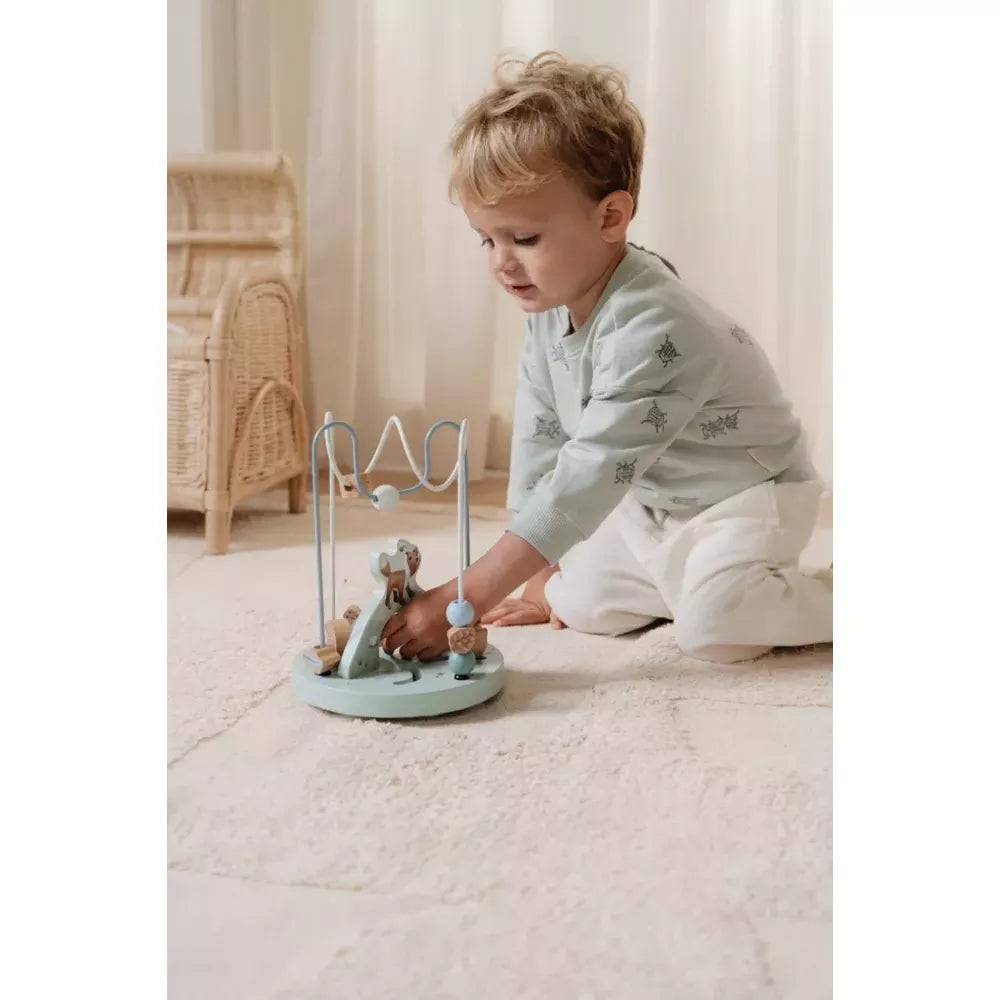 Bambino gioca con il Looping Little Dutch Forest Friends