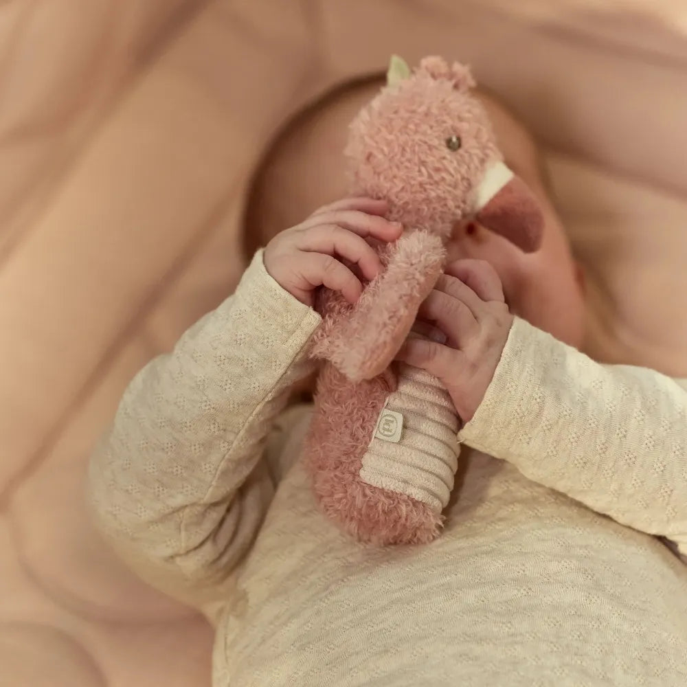 Sonaglio Fenicottero Safari Friends Little Dutch In Mano a Bimbo