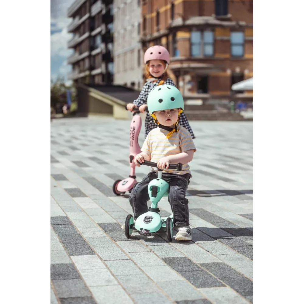 Bambini sul Monopattino Trasformabile Highwaykick 1 Scoot and Ride