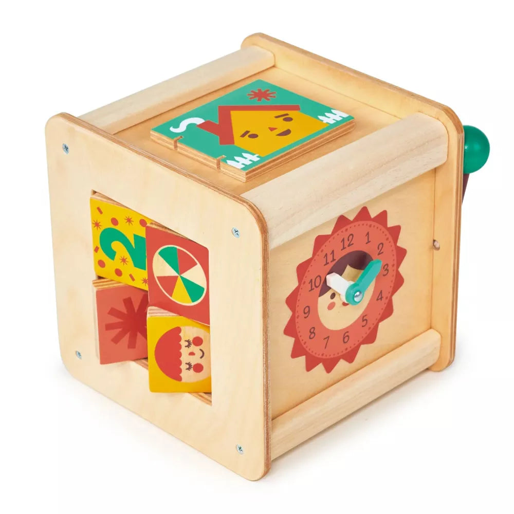 Cubo Attività Mentari visto dal lato inferiore