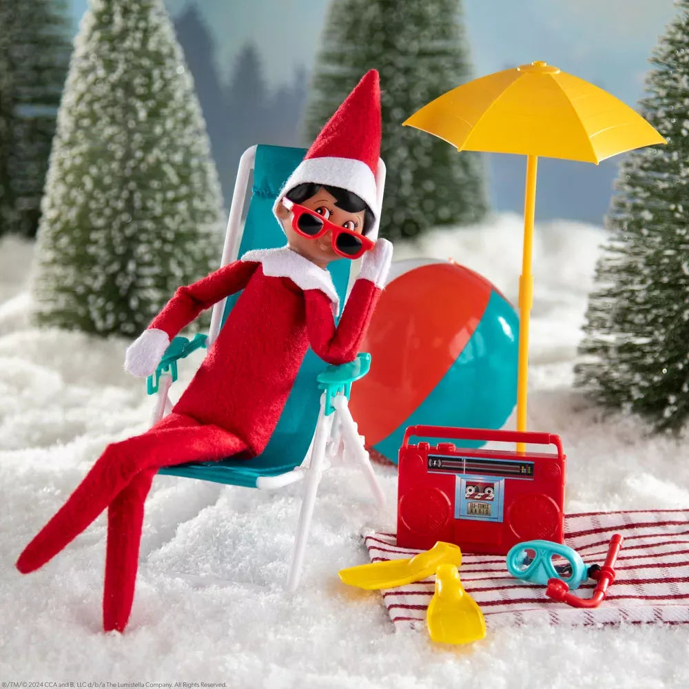 Elfo seduto sulla sdraio del Set Vacanza The Elf on the Shelf