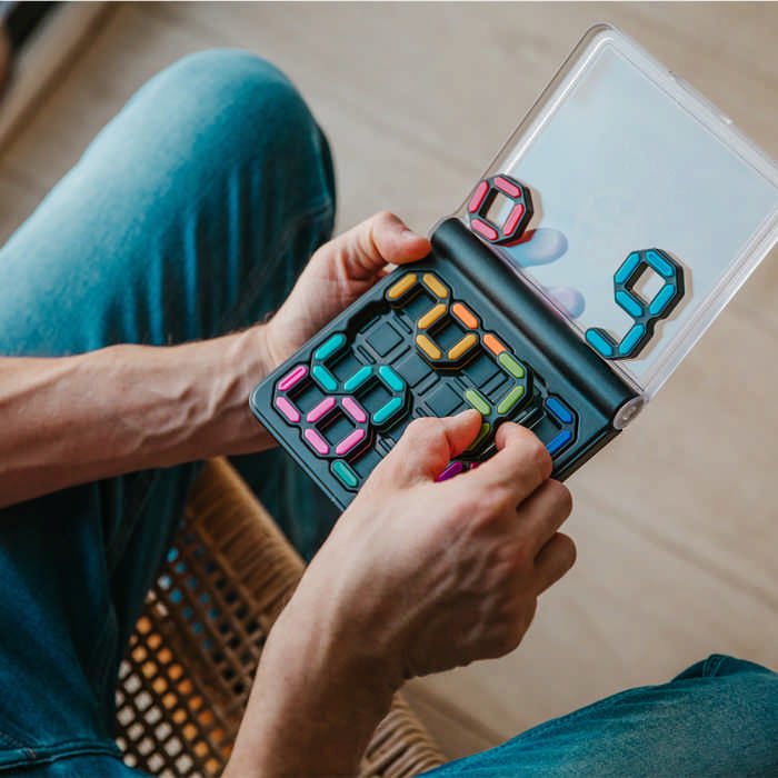 IQ Digits Smart Games in uso