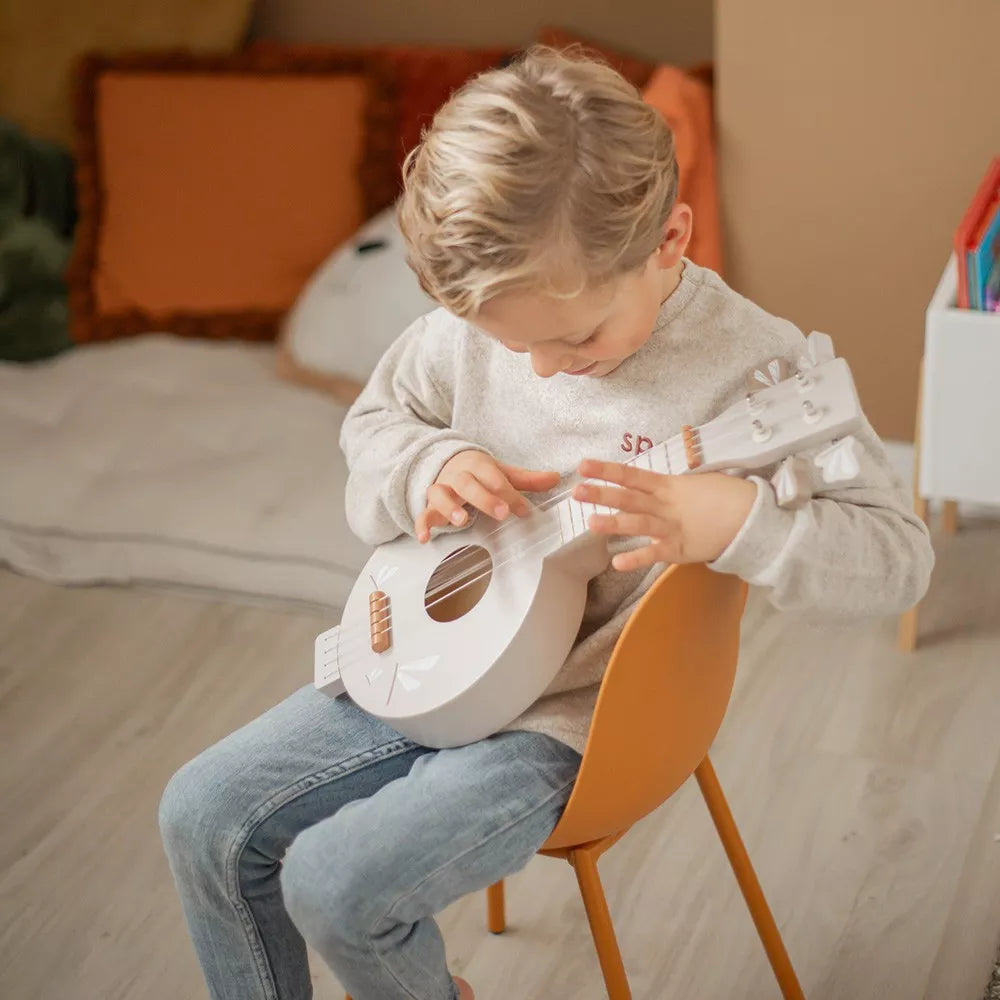 Bambino suona il Banjo in Legno per Bambini Label Label nocciola