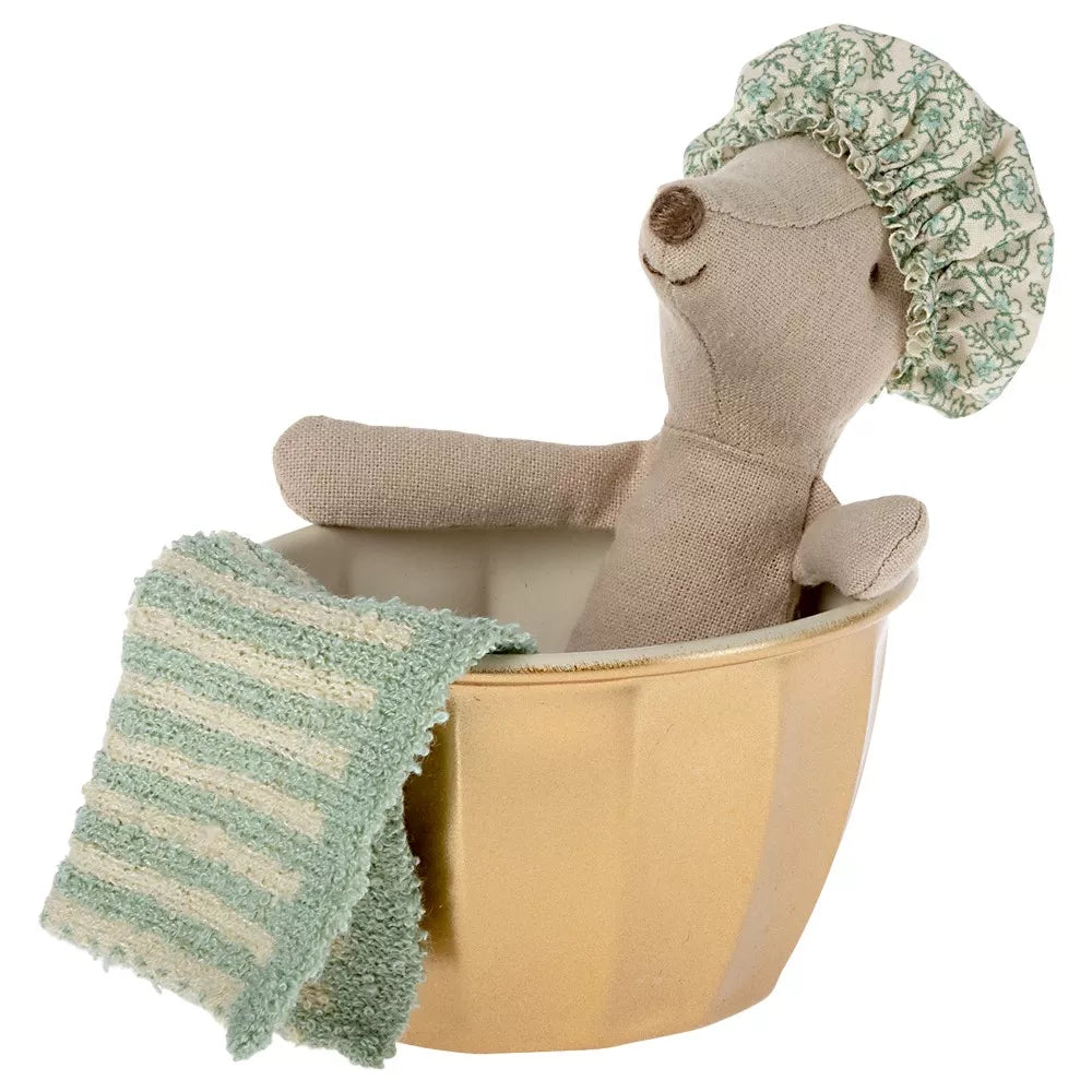 Sorella Topo con Vasca Maileg nella vasca