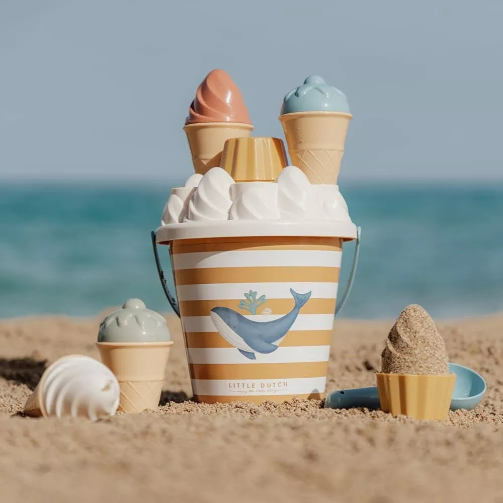 Set da Spiaggia Gelati Blu Little Dutch in spiaggia