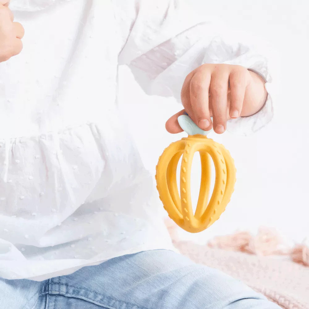 Fragola da Dentizione Fresh Fruit Saro giallo dettaglio