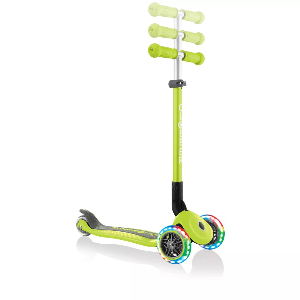Monopattino Primo Foldable Lights Globber Verde Lime altezza regolabile