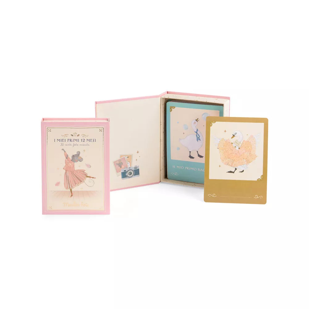 Esempio con confezione delle Carte Primi 12 Mesi Moulin Roty La Petite Ecole de Danse