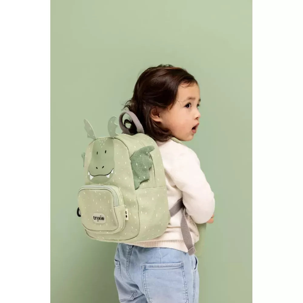 Bambina che indossa Zainetto Trixie Mr. Dragon