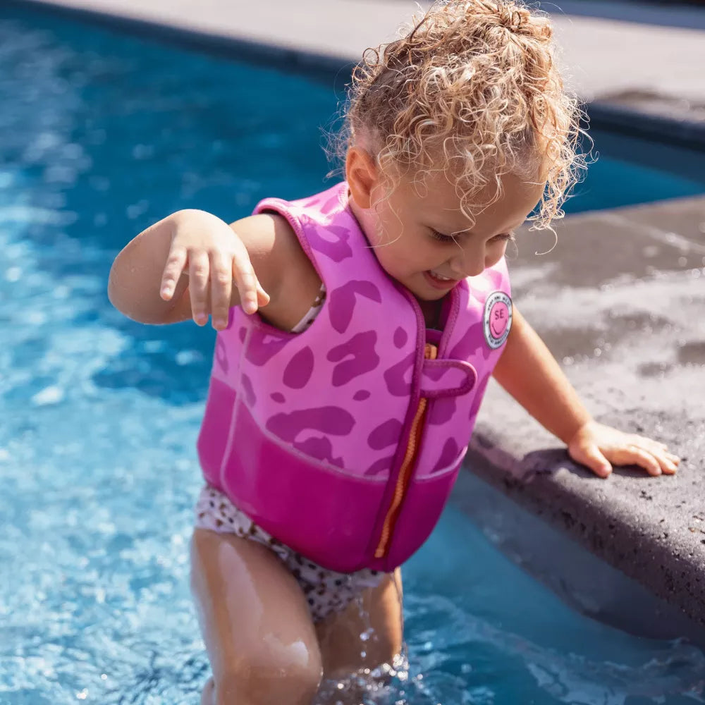 Bambina con Giubbotto Salvagente Swim Essentials Leopardo