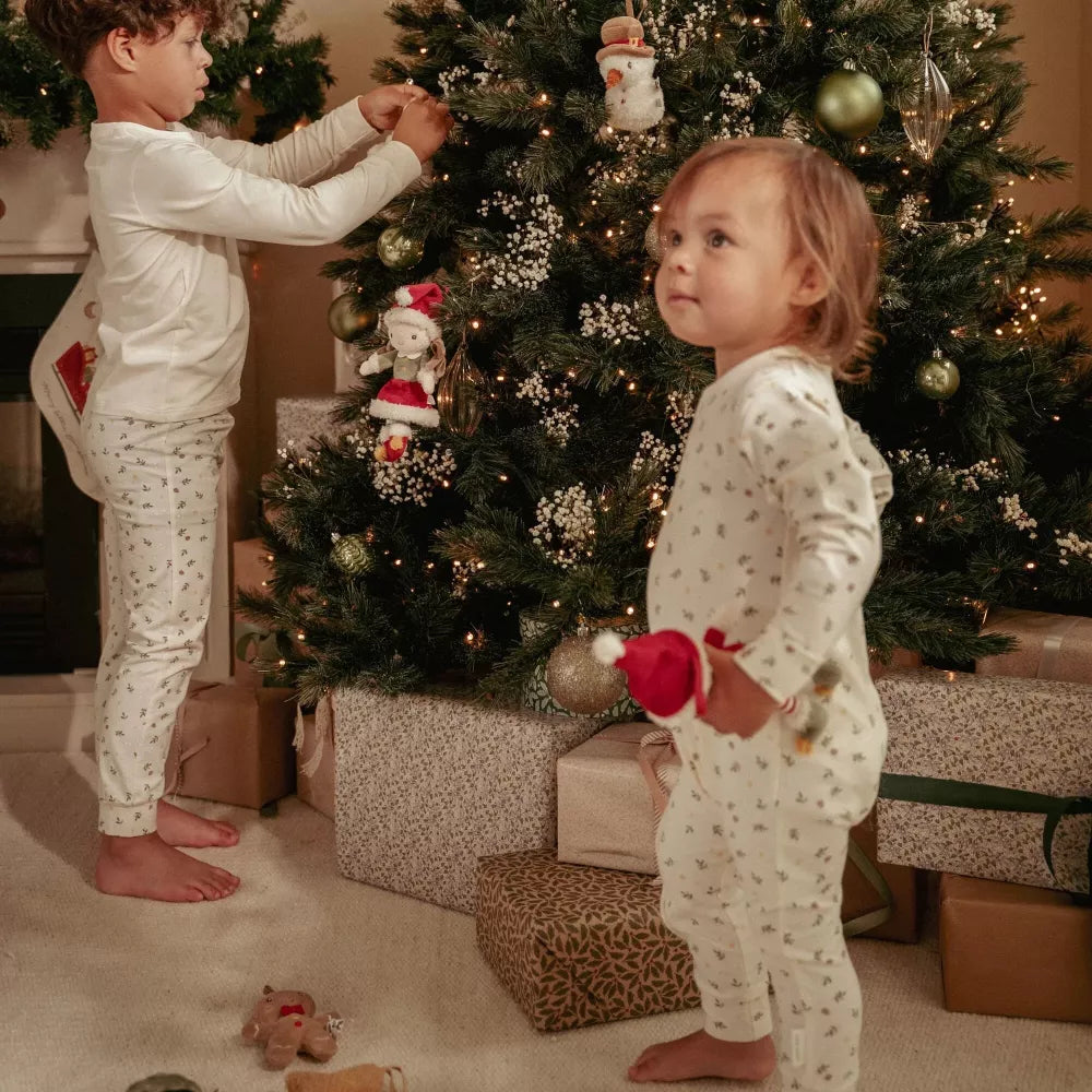 Bambini decorano l'albero con le Decorazioni Natalizie Rosa Little Dutch