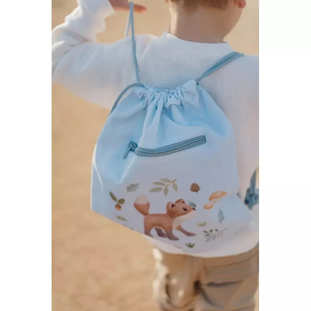Bambino con la Sacca da Ginnastica Little Dutch Forest Friends